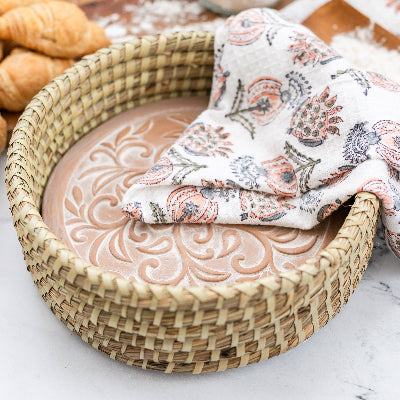 Ivy Swirls Round Bread Warmer Basket