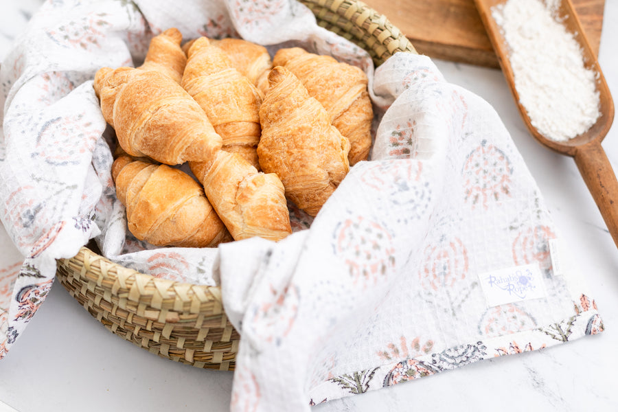 Round Birds In A Tree Bread Warmer Basket