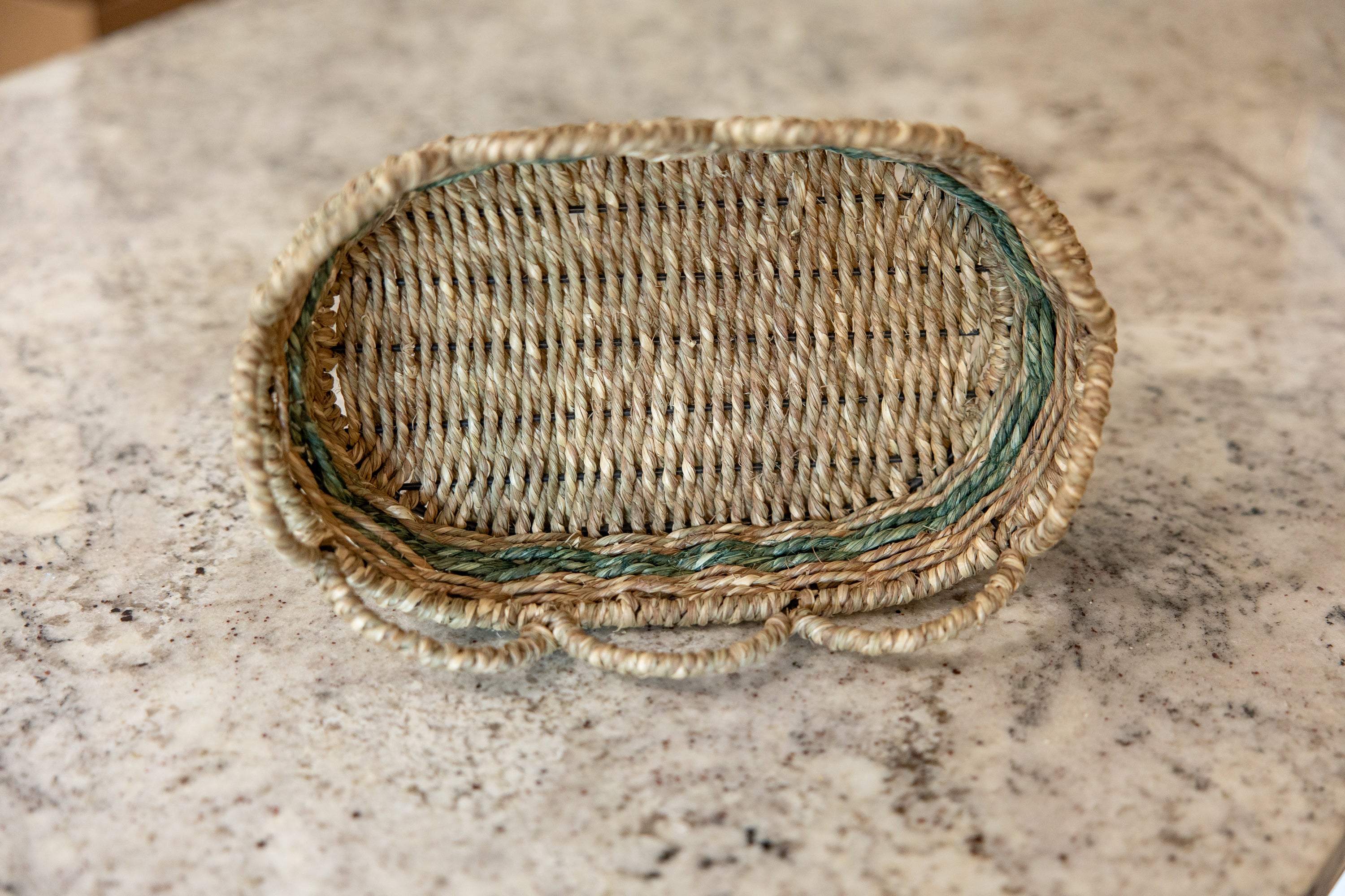 Evergreen Scallop Iron Serving Basket