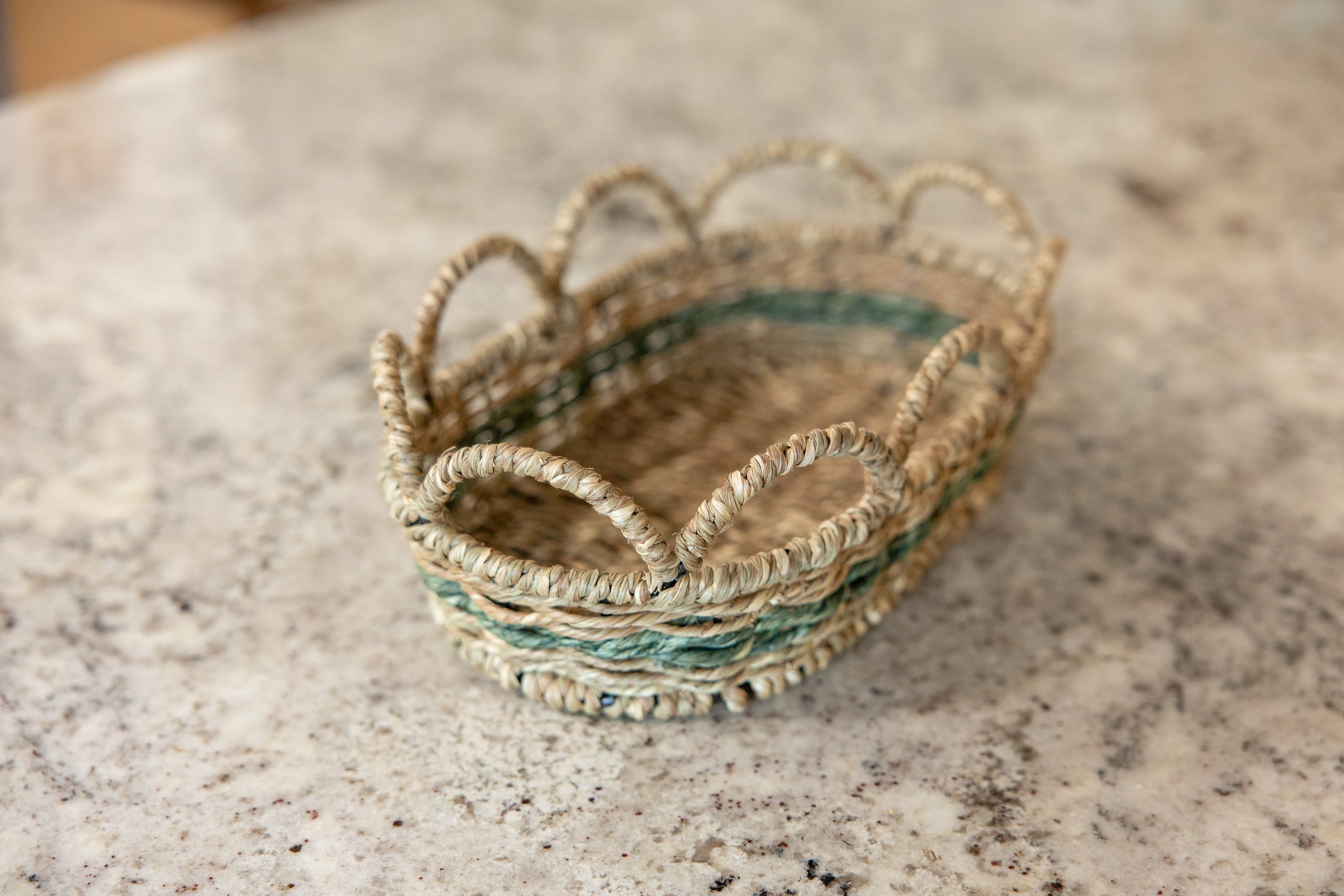 Evergreen Scallop Iron Serving Basket