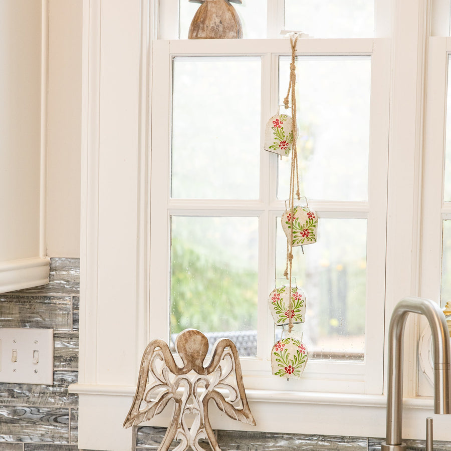 Holly Berry Bloom- 4 Bell Cluster