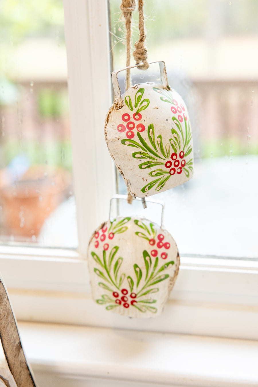 Holly Berry Bloom- 4 Bell Cluster