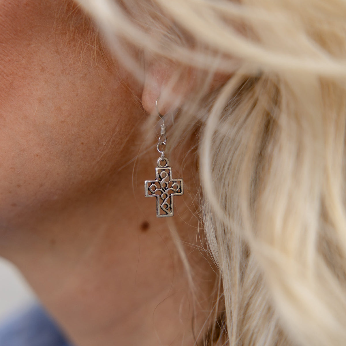 Simple Cross-Silver