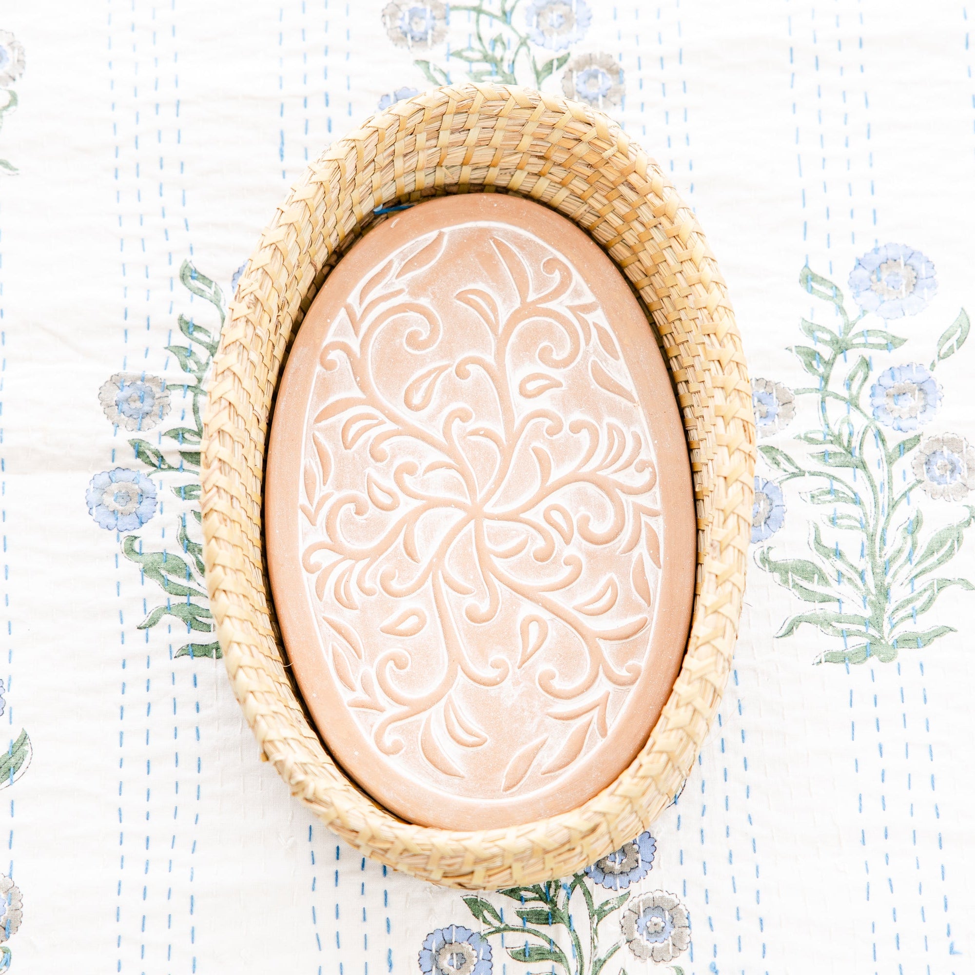 Oval Ivy Swirls Bread Warmer Basket