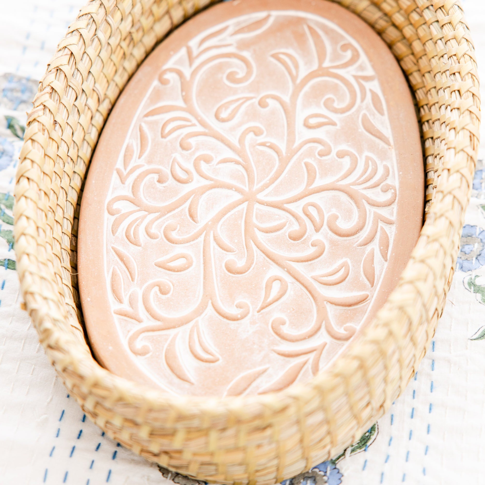 Oval Ivy Swirls Bread Warmer Basket
