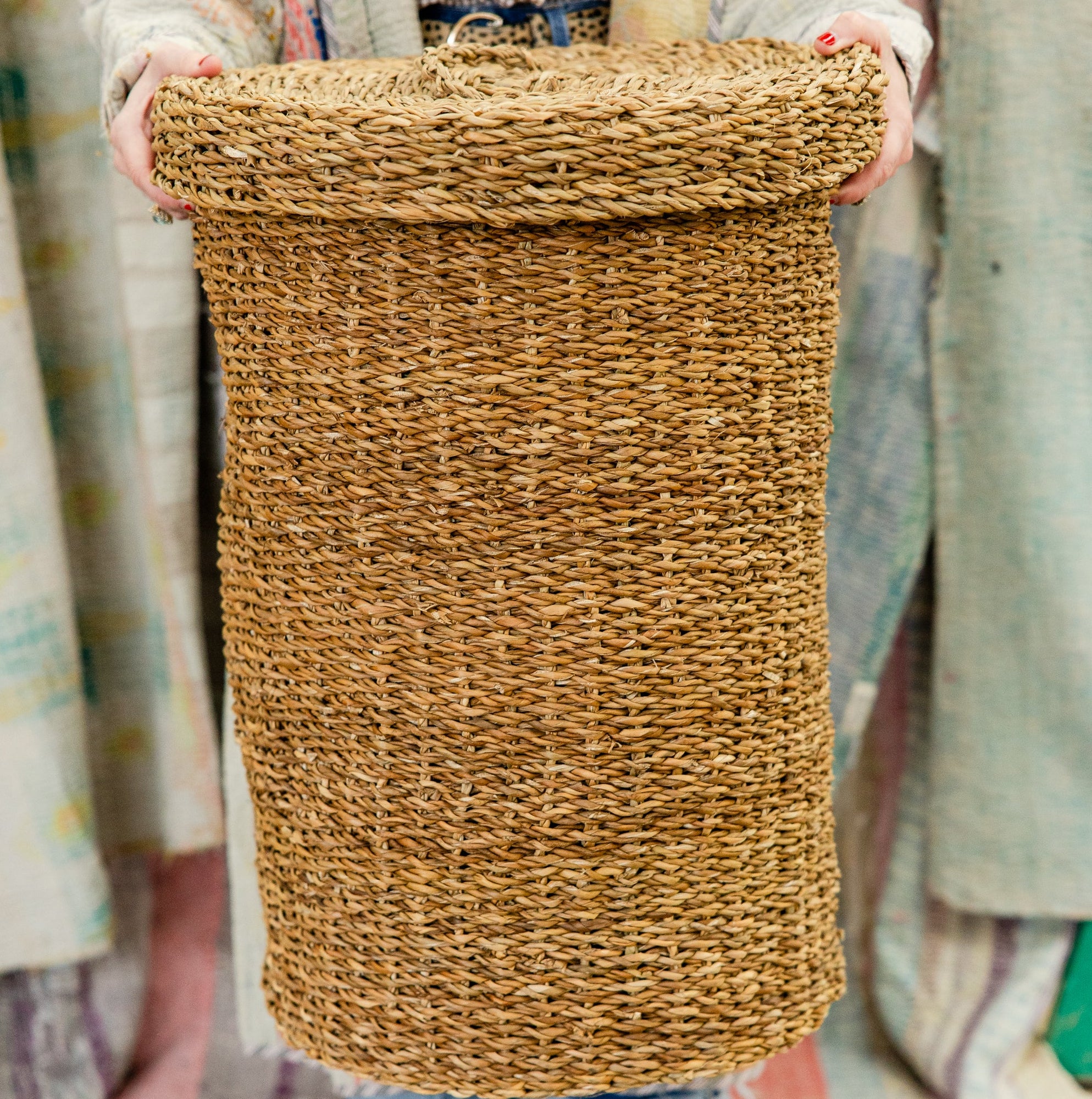 Natural Lidded Round Laundry Basket
