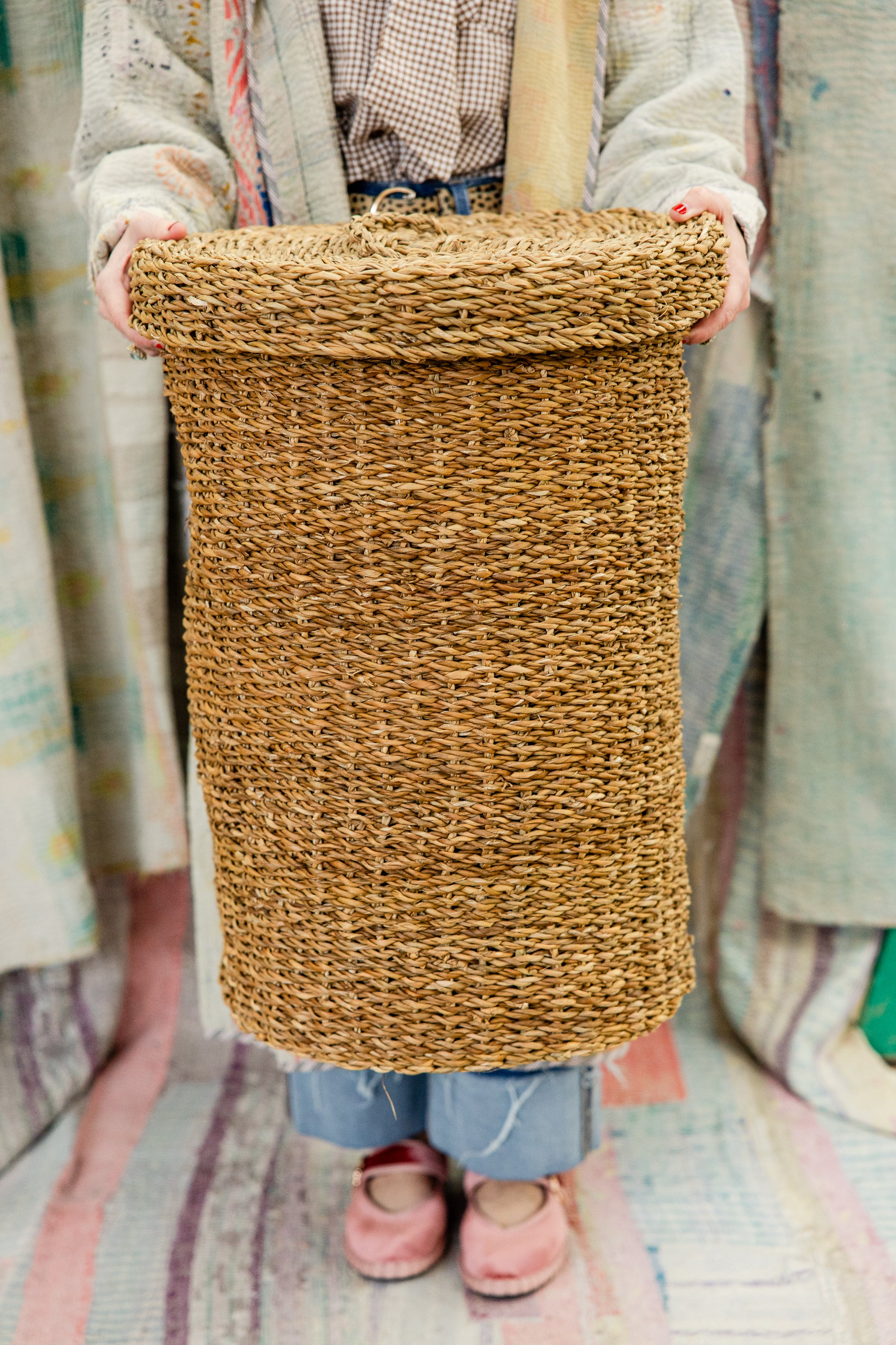 Natural Lidded Round Laundry Basket