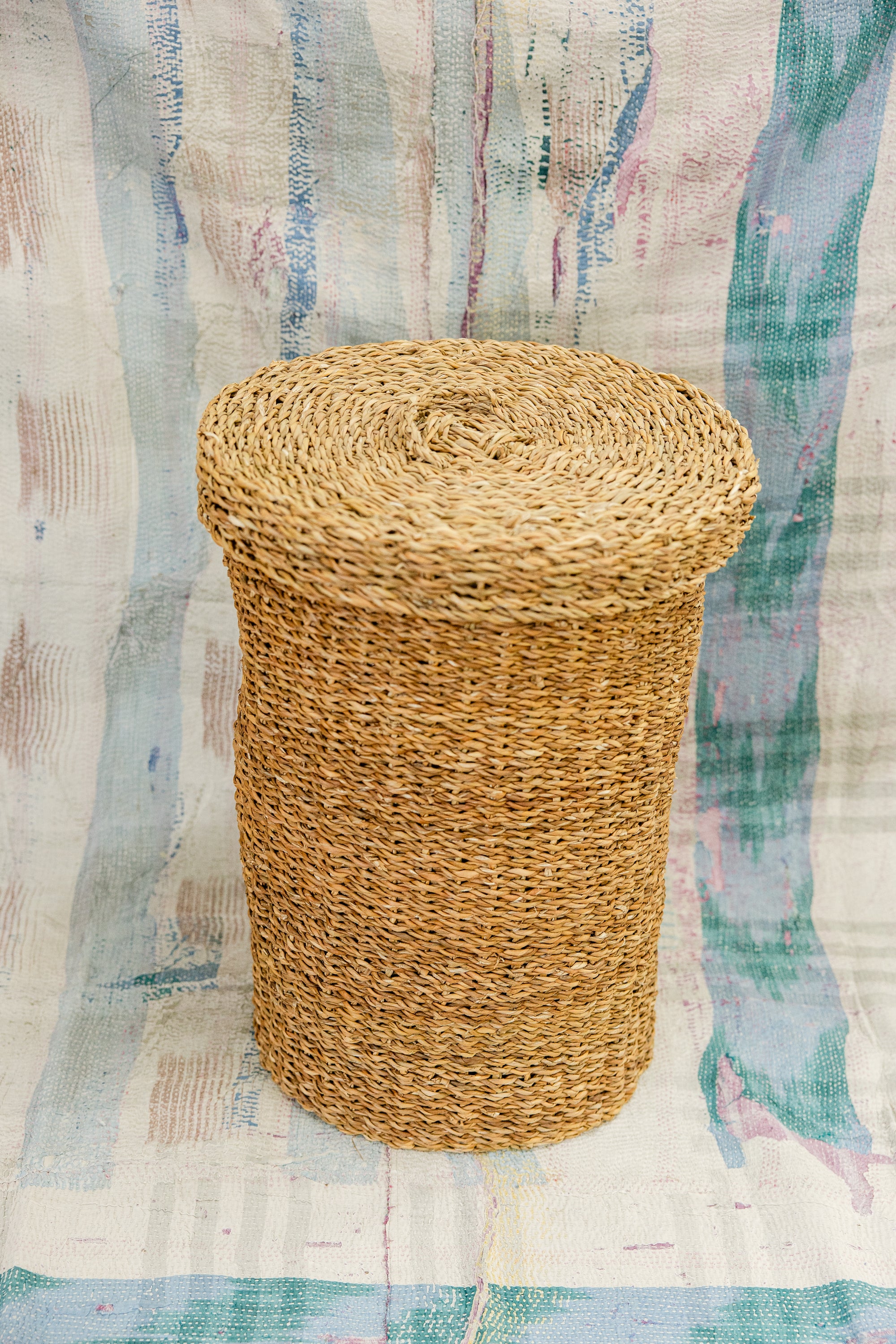 Natural Lidded Round Laundry Basket